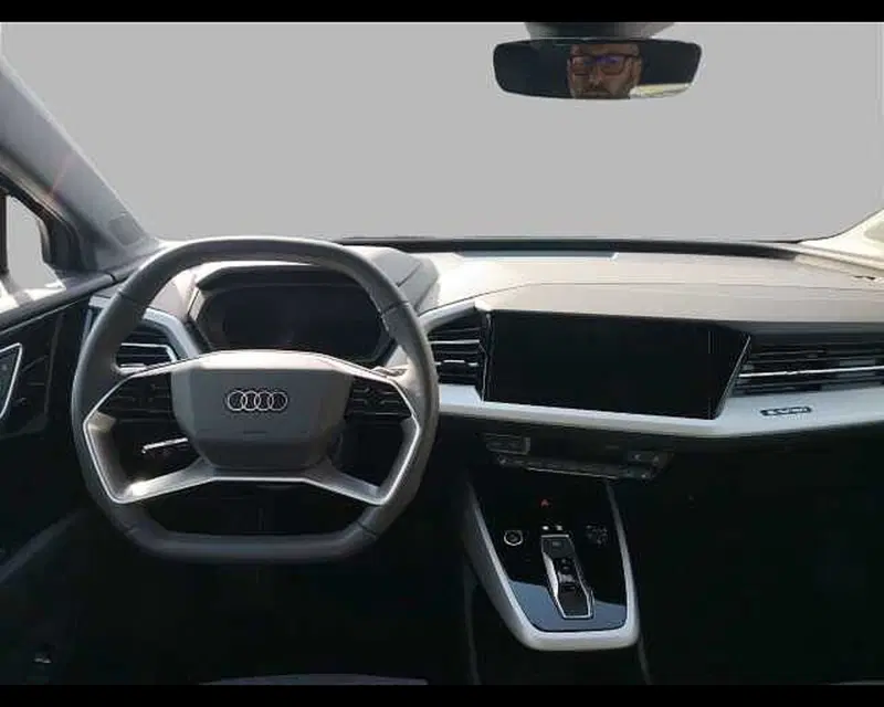 Audi Q4 usata a Roma (8)