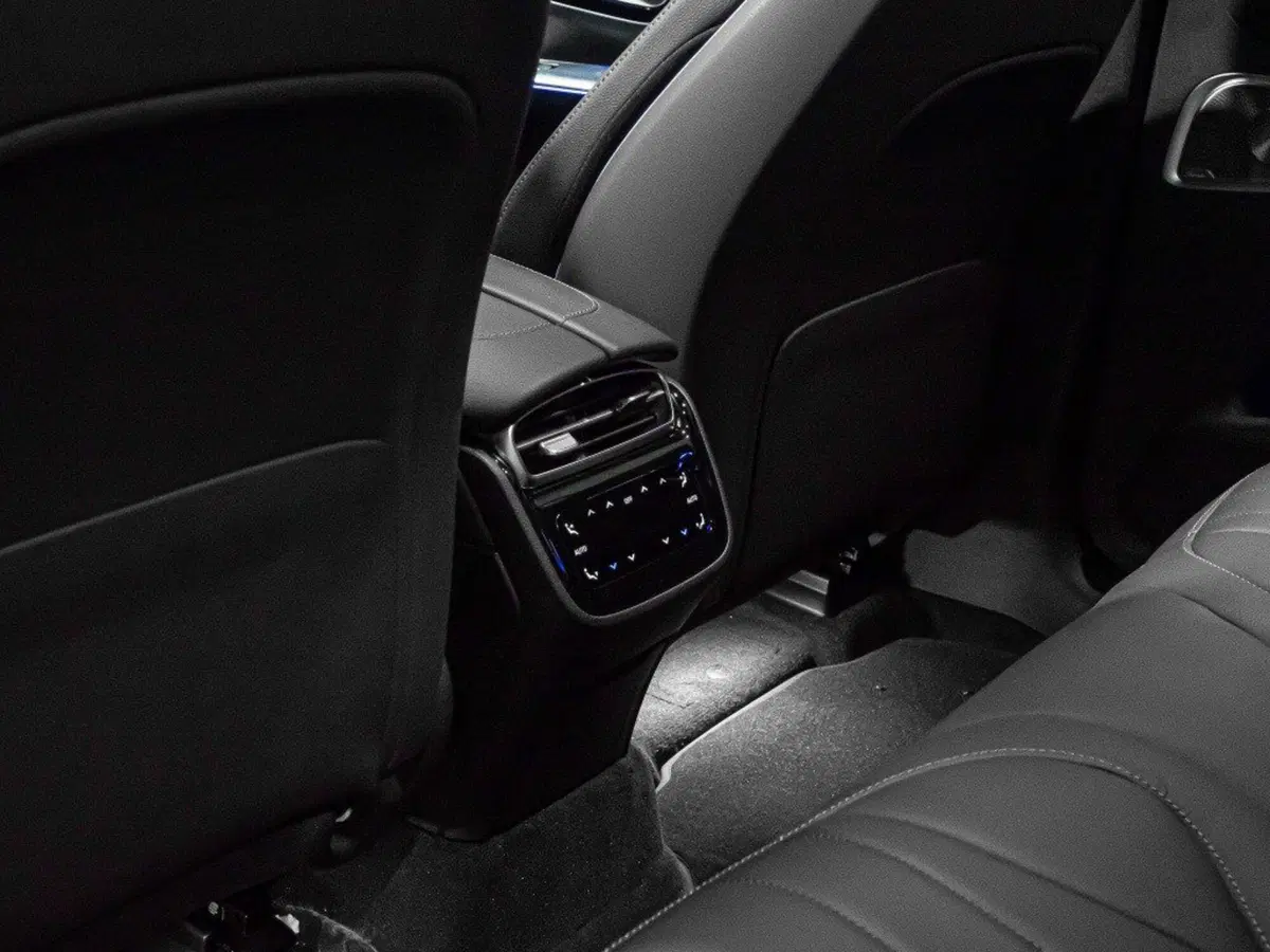 Mercedes-Benz EQE SUV nuova a Ancona (19)
