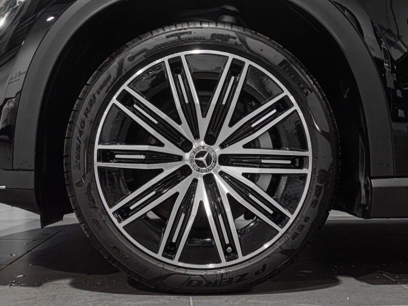 Mercedes-Benz EQE SUV nuova a Ancona (7)