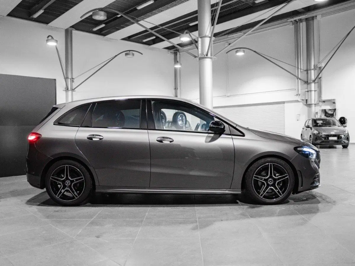 Mercedes-Benz Classe B nuova a Ancona (10)