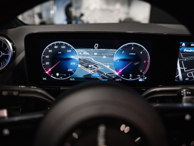 Mercedes-Benz Classe B nuova a Ancona (15)