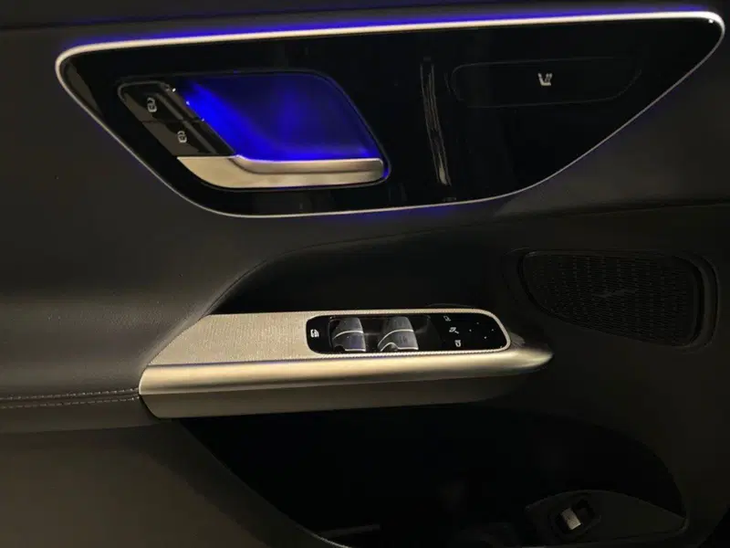 Mercedes-Benz GLC SUV nuova a Macerata (17)