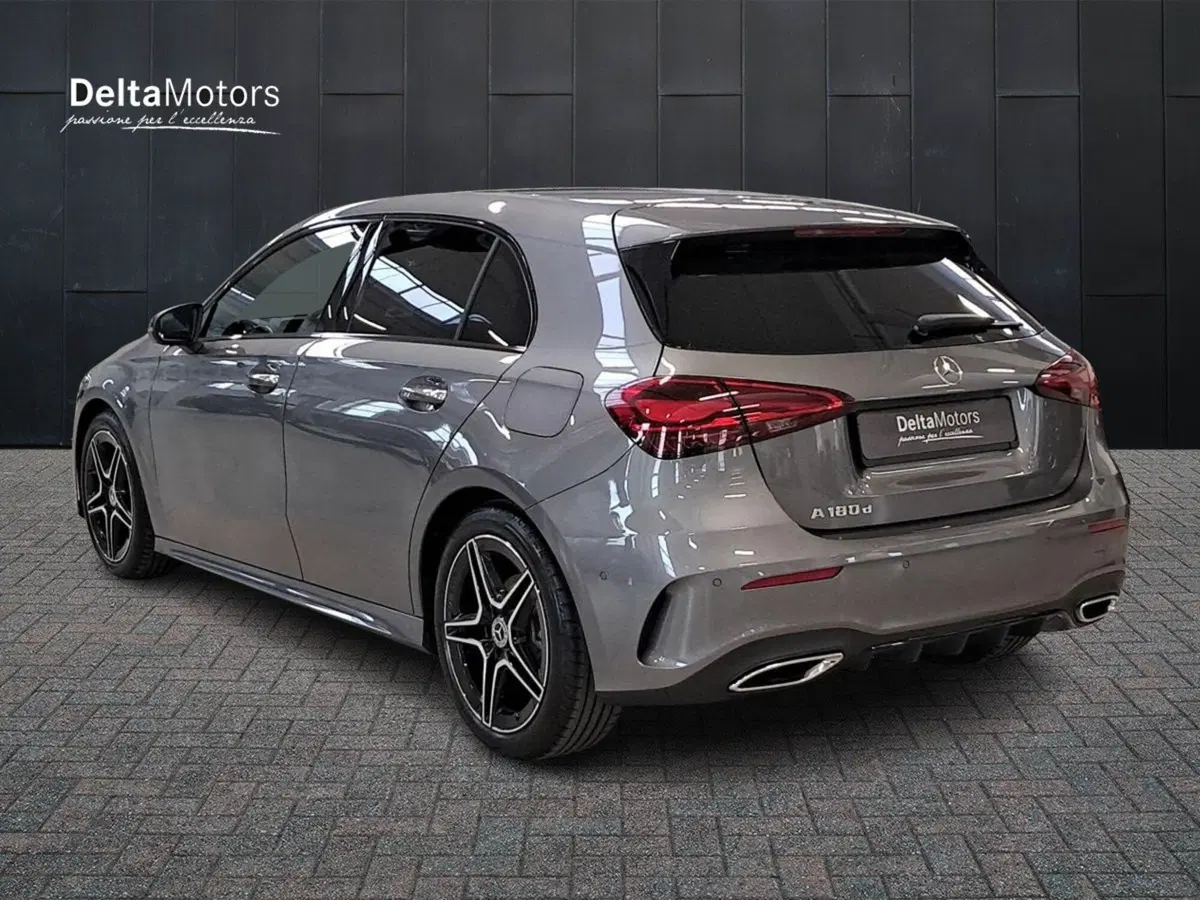 Mercedes-Benz Classe A Sedan nuova a Rimini (3)