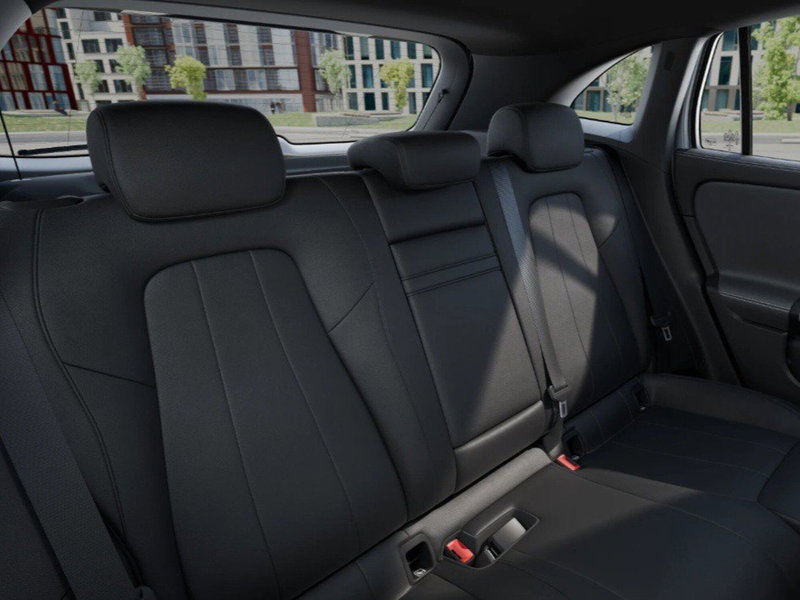 Mercedes-Benz EQA nuova a Ancona (10)