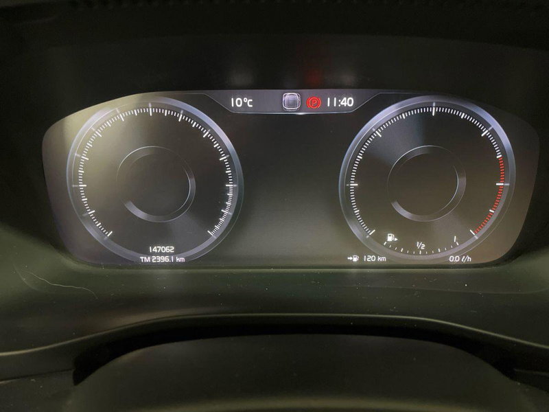 Volvo XC40 usata a Macerata (9)