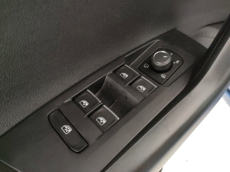 Volkswagen Taigo usata a Napoli (13)