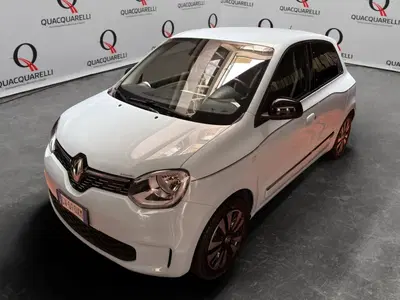 Renault Twingo Techno 22kWh del 2024 usata a Milano
