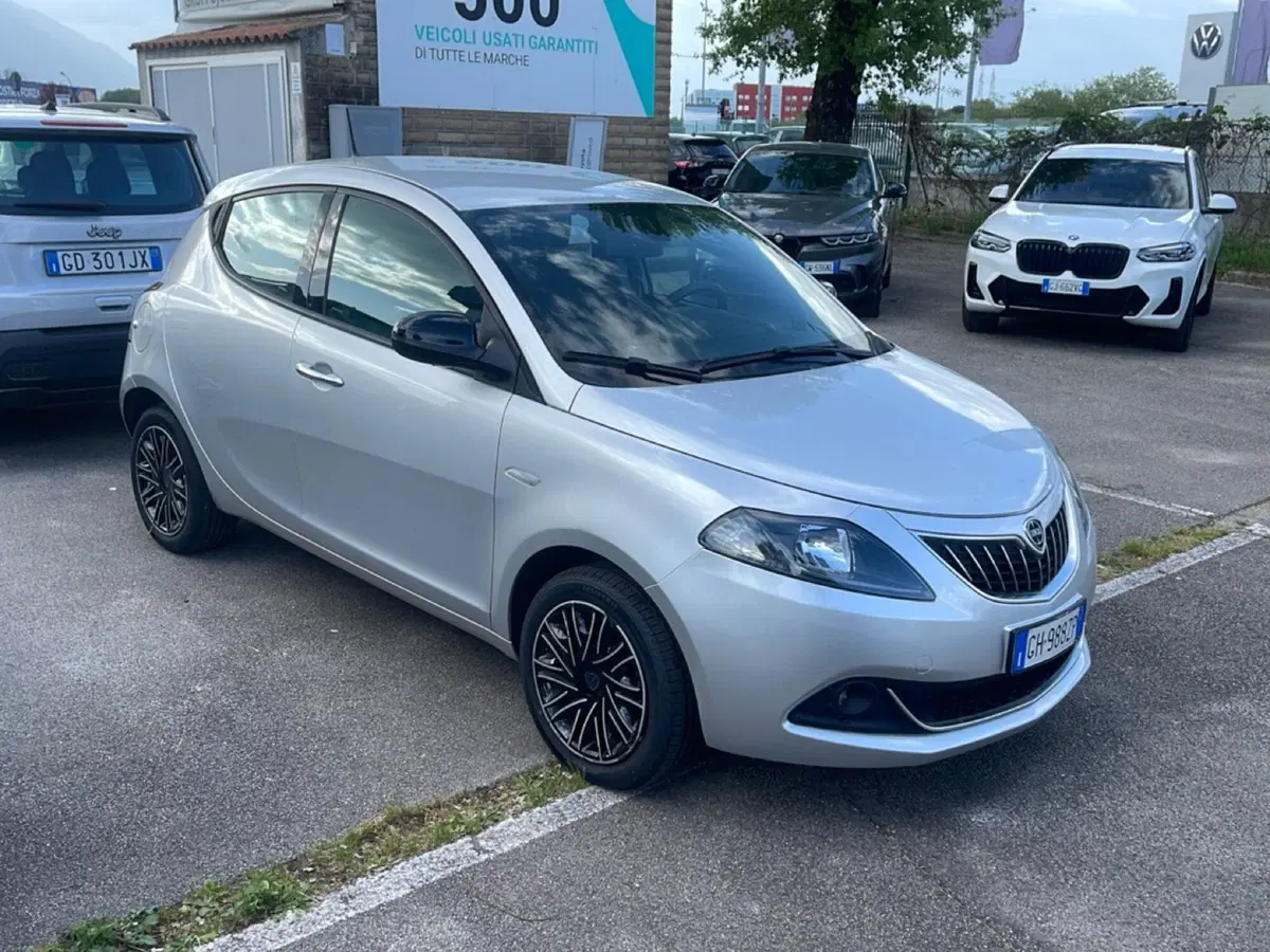 Lancia Ypsilon usata a Frosinone