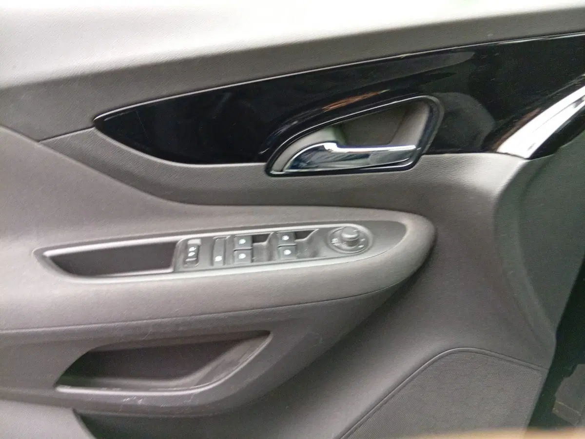 Opel Mokka nuova a Catania (14)