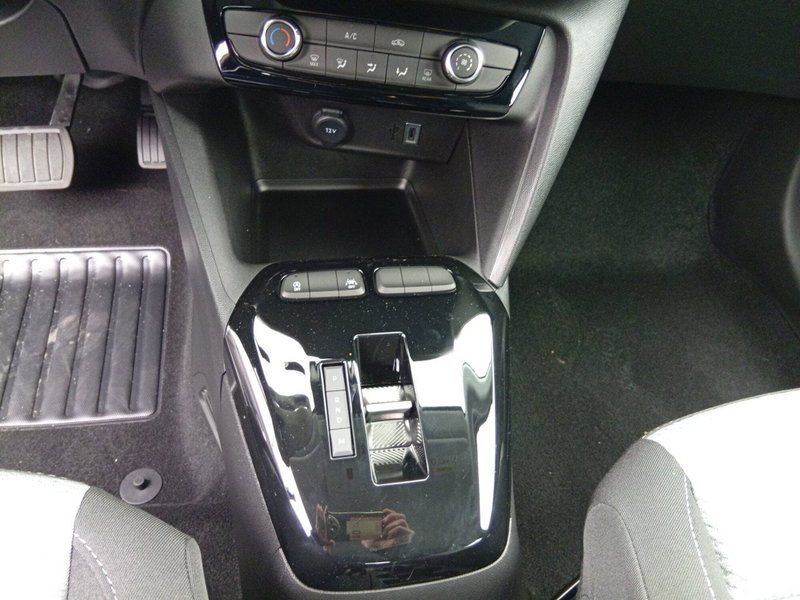 Opel Corsa nuova a Catania (12)