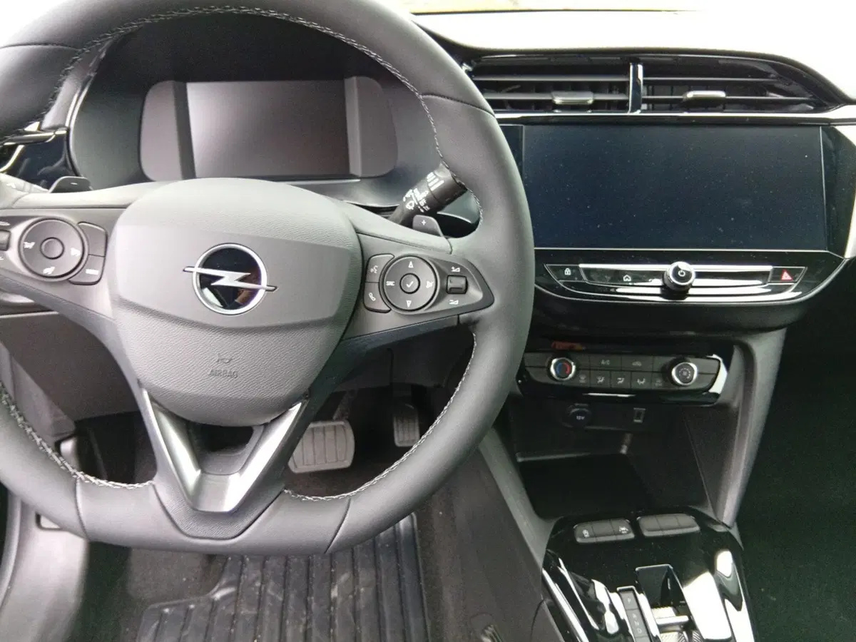 Opel Corsa nuova a Catania (13)