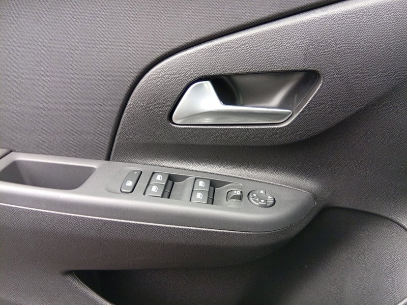 Opel Corsa nuova a Catania (14)