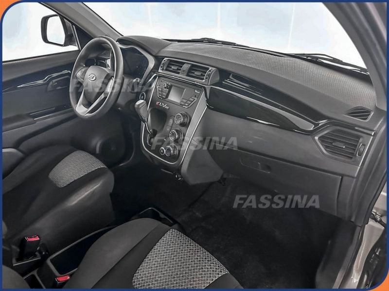 Mahindra KUV100 usata a Milano (11)