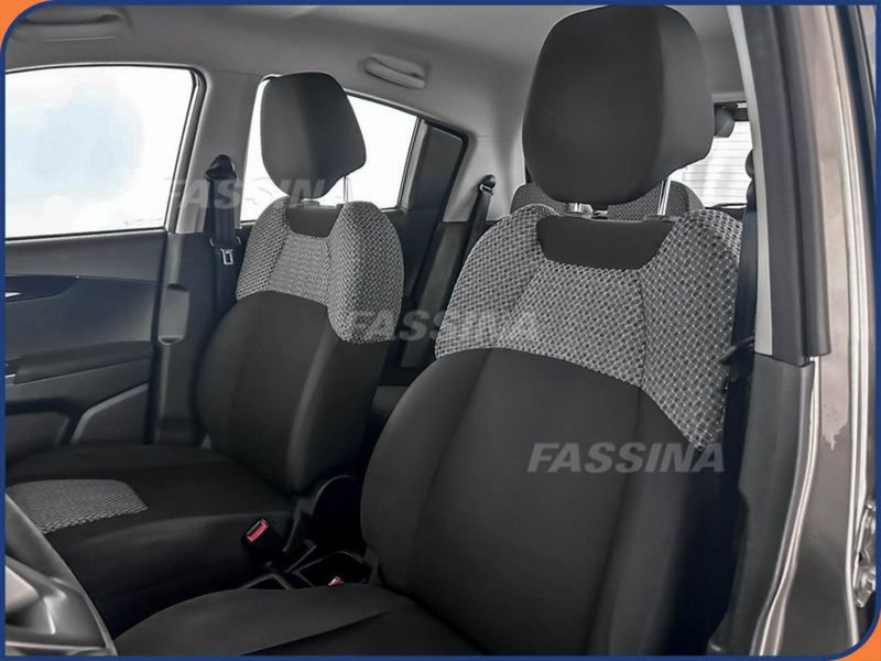 Mahindra KUV100 usata a Milano (8)