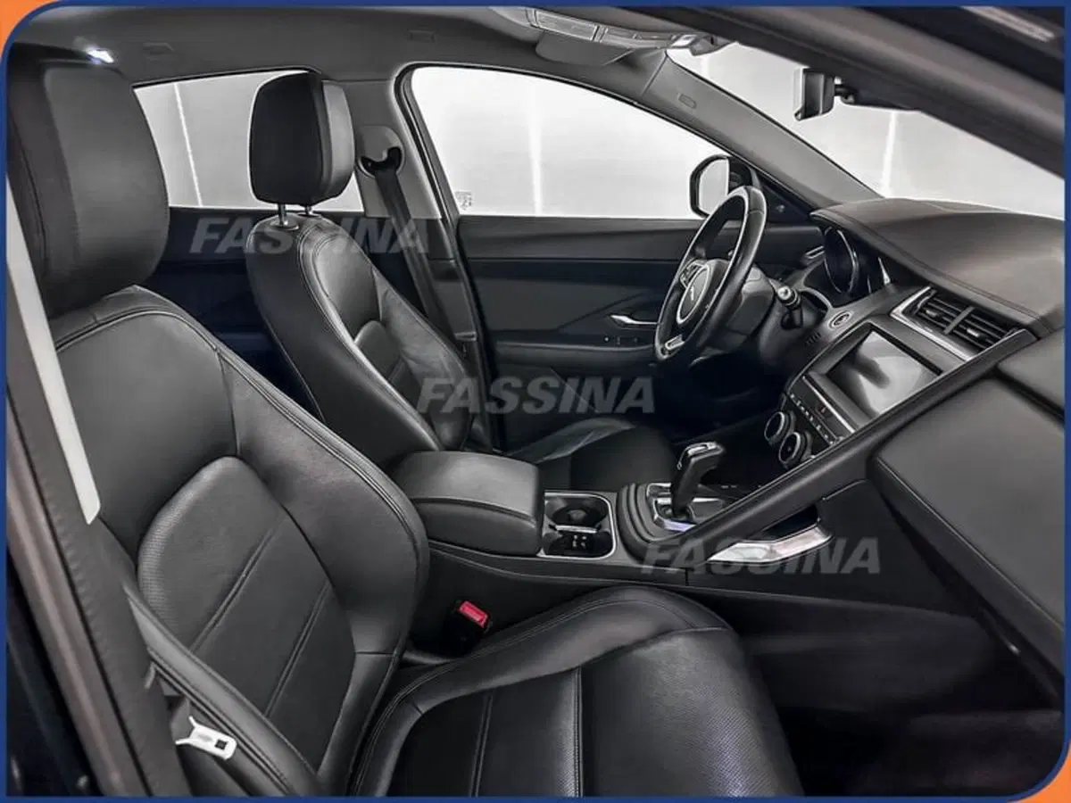 Jaguar E-Pace usata a Milano (13)