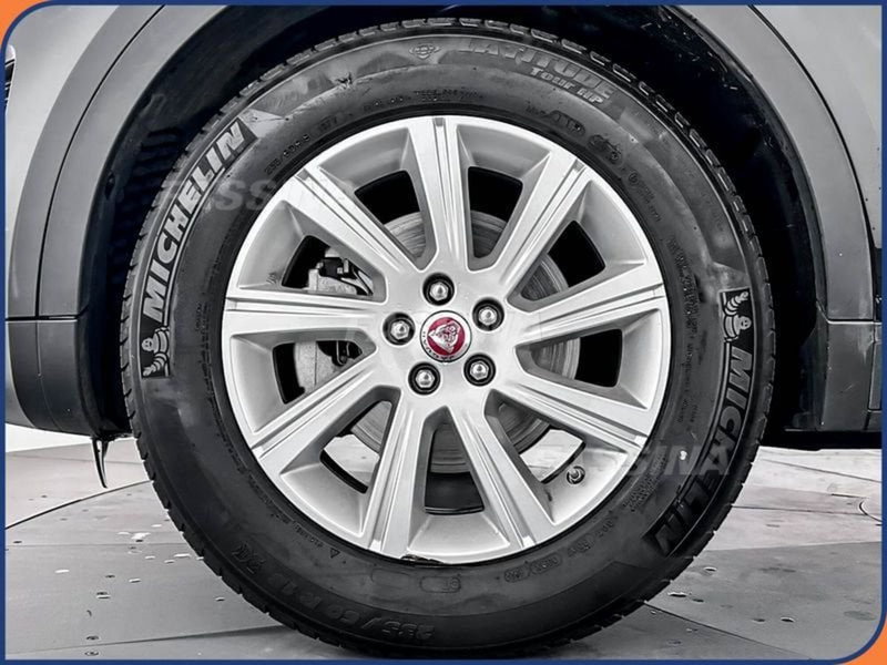 Jaguar E-Pace usata a Milano (7)
