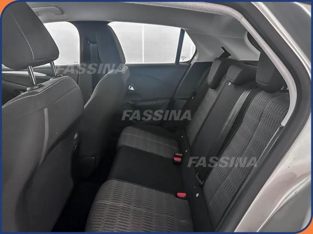 Opel Corsa usata a Milano (10)