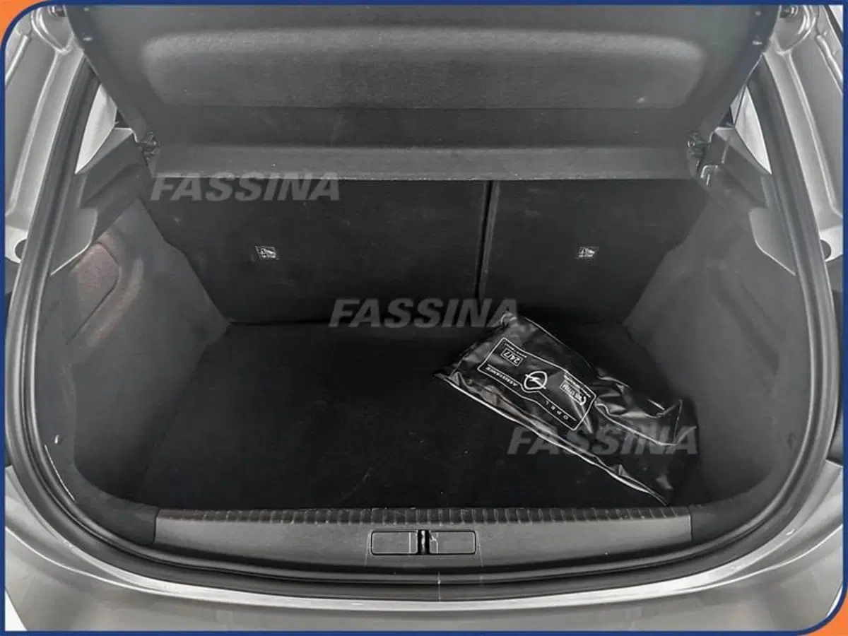 Opel Corsa usata a Milano (11)