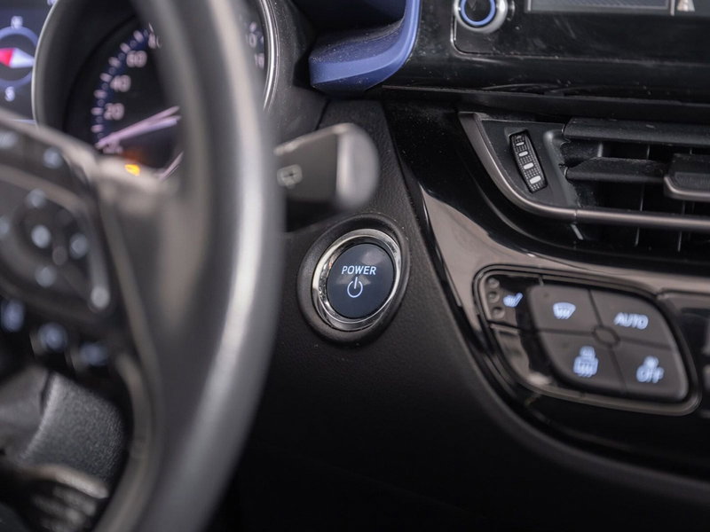 Toyota Toyota C-HR usata a Foggia (19)