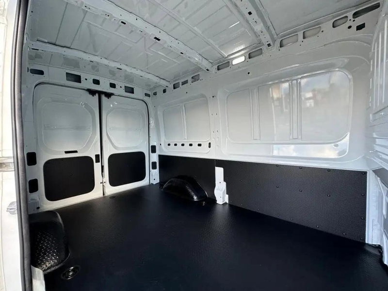 Maxus e Furgone nuova a Treviso (12)