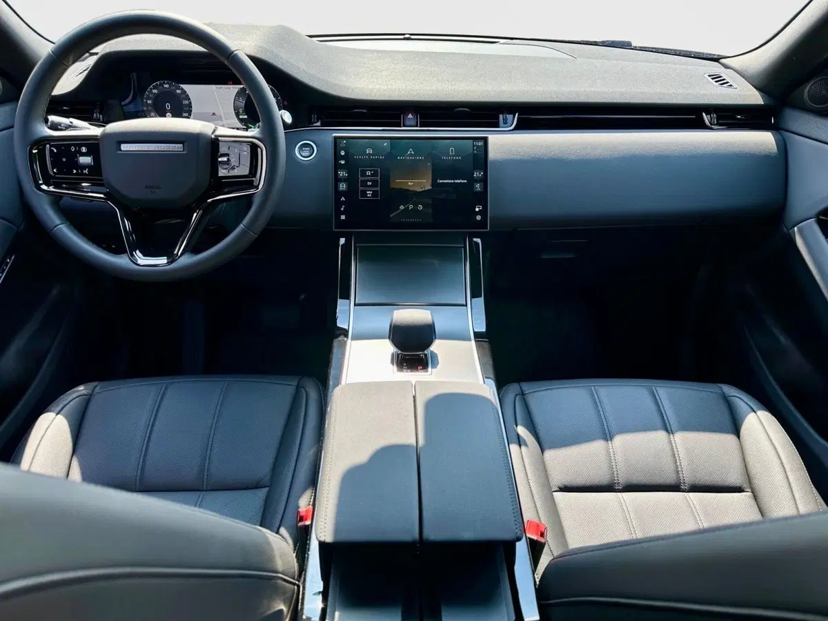 Land Rover Range Rover Evoque nuova a Bari (4)
