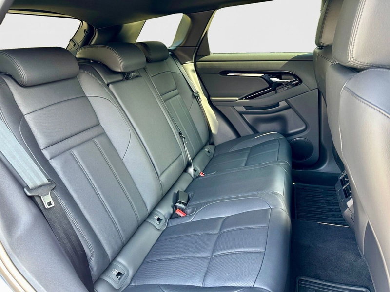 Land Rover Range Rover Evoque nuova a Bari (5)
