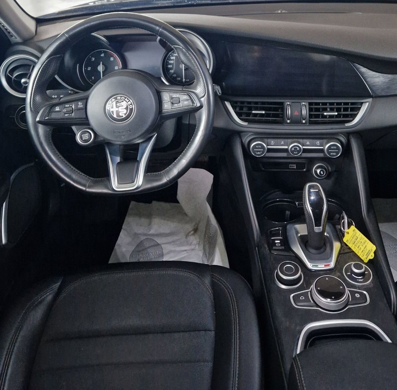 Alfa Romeo Giulia usata a Terni (11)