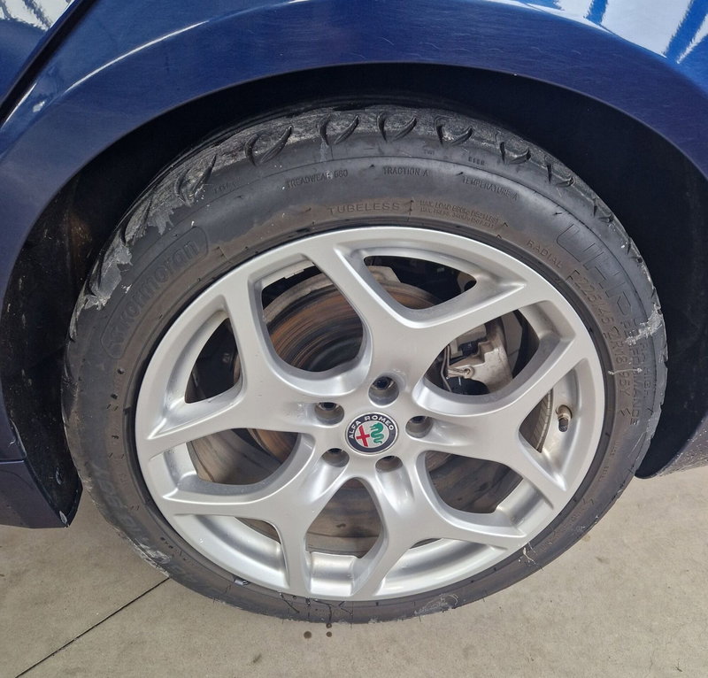 Alfa Romeo Giulia usata a Terni (15)