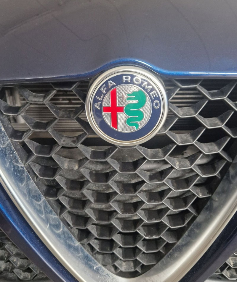 Alfa Romeo Giulia usata a Terni (20)