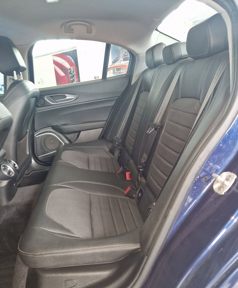 Alfa Romeo Giulia usata a Terni (9)