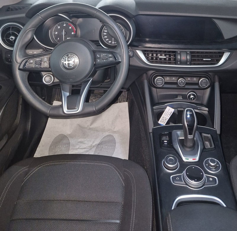Alfa Romeo Stelvio usata a Terni (11)