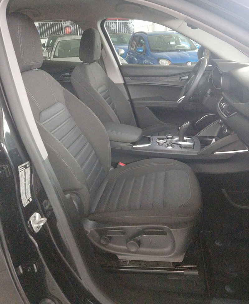 Alfa Romeo Stelvio usata a Terni (8)