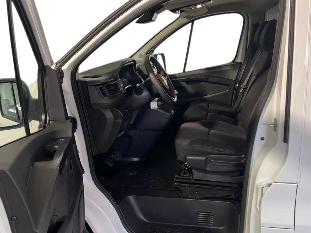 Renault Trafic Furgone usata a Roma (11)