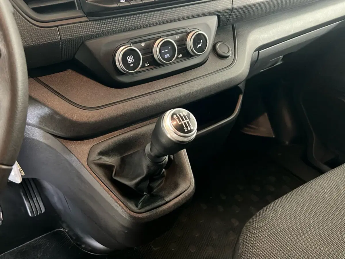 Renault Trafic Furgone usata a Roma (14)