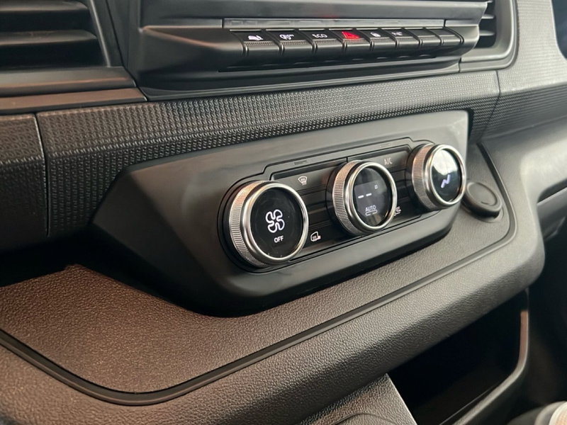 Renault Trafic Furgone usata a Roma (17)