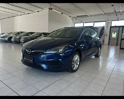 Opel Astra 1.2 Turbo 130 CV S&amp;S 5 porte Business Elegance del 2021 usata a Castenaso