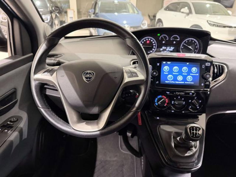 Lancia Ypsilon usata a Savona (14)