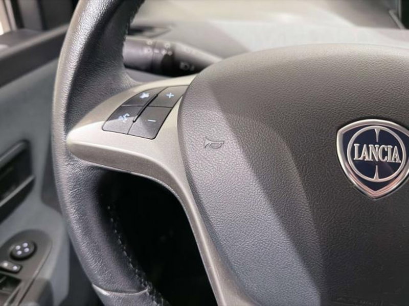 Lancia Ypsilon usata a Savona (17)