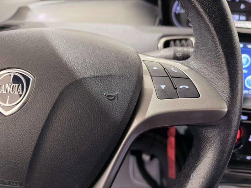 Lancia Ypsilon usata a Savona (18)