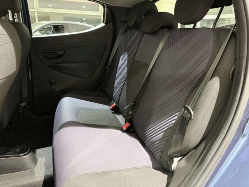 Lancia Ypsilon usata a Savona (20)