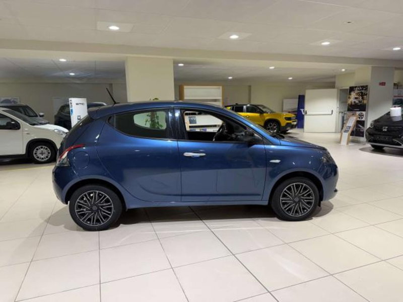 Lancia Ypsilon usata a Savona (5)
