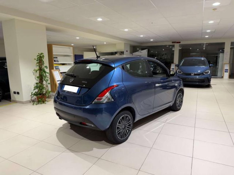 Lancia Ypsilon usata a Savona (6)