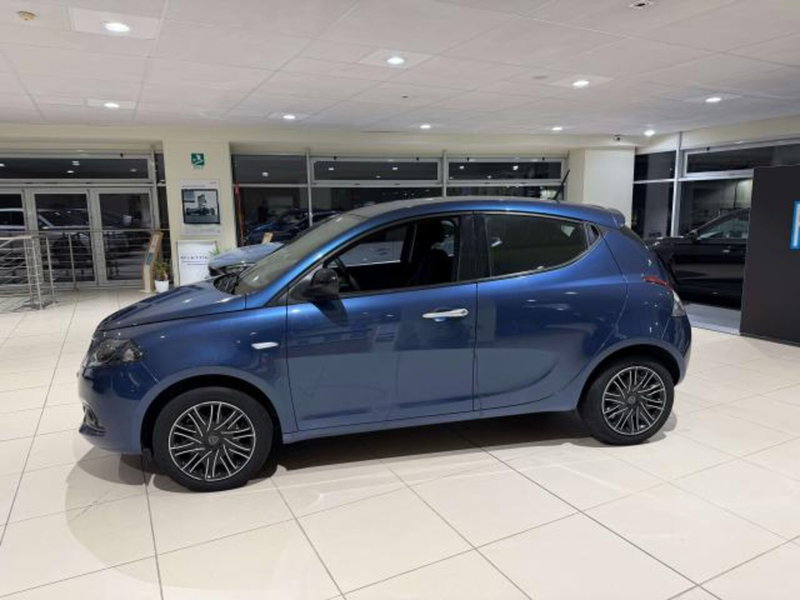 Lancia Ypsilon usata a Savona (9)