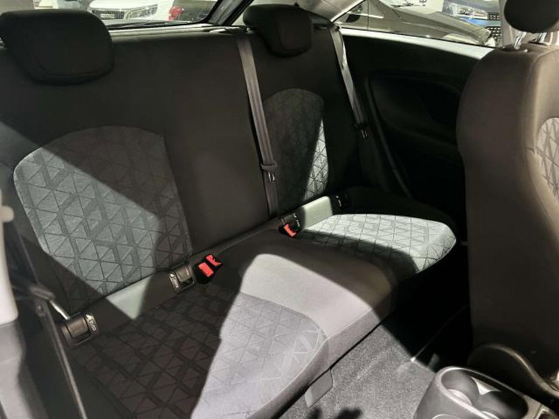 Opel Corsa Coupé usata a Savona (15)