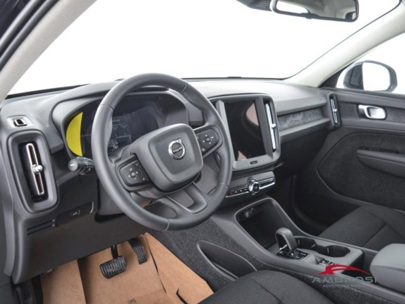 Volvo XC40 nuova a Perugia (7)