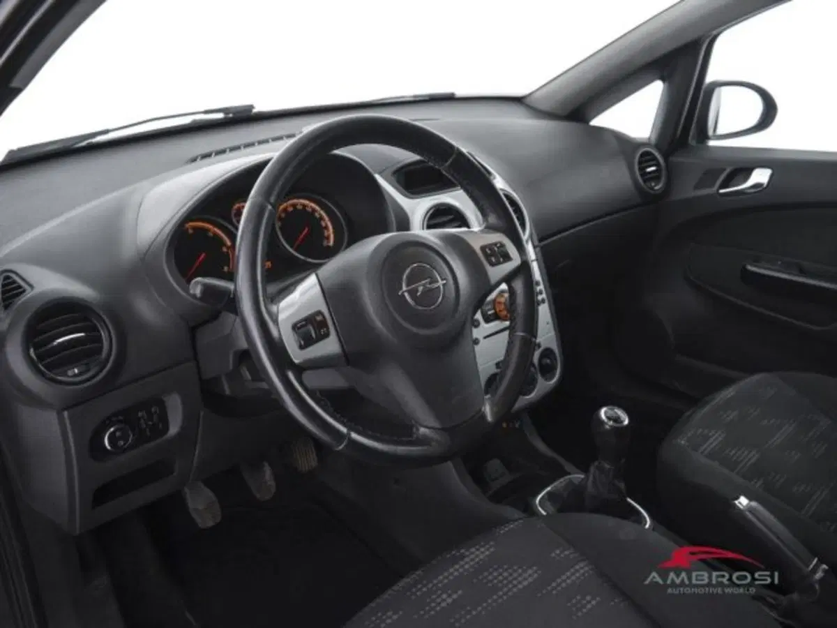 Opel Corsa usata a Perugia (8)