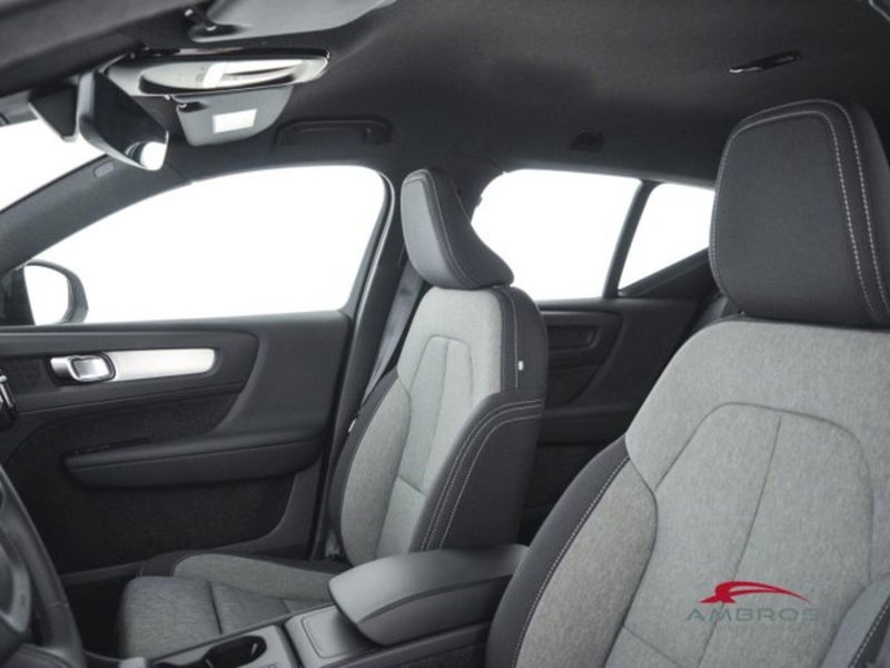 Volvo XC40 nuova a Perugia (7)