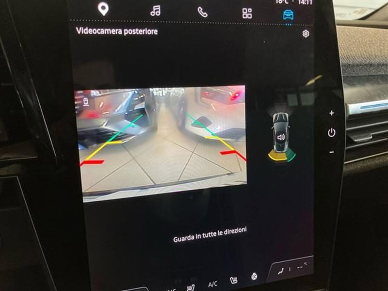 Renault Megane E-Tech Electric usata a Como (14)