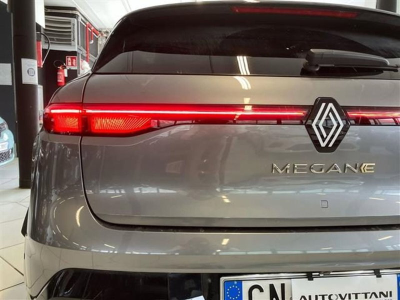 Renault Megane E-Tech Electric usata a Como (8)