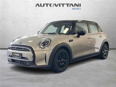 MINI Mini 1.5 Cooper Essential 5 porte del 2024 usata a Como